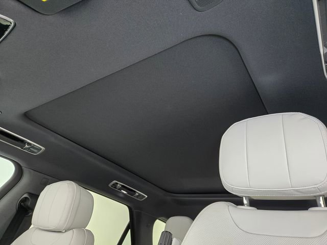 New 2026 Land Rover Range Rover Sport SE AWD/4WD image 11