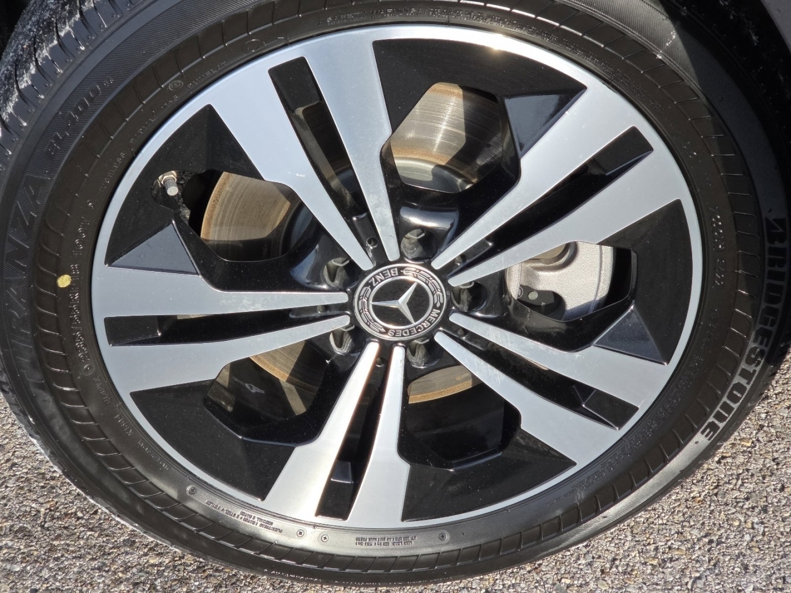 Used 2024 Mercedes-Benz GLB 250 image 9