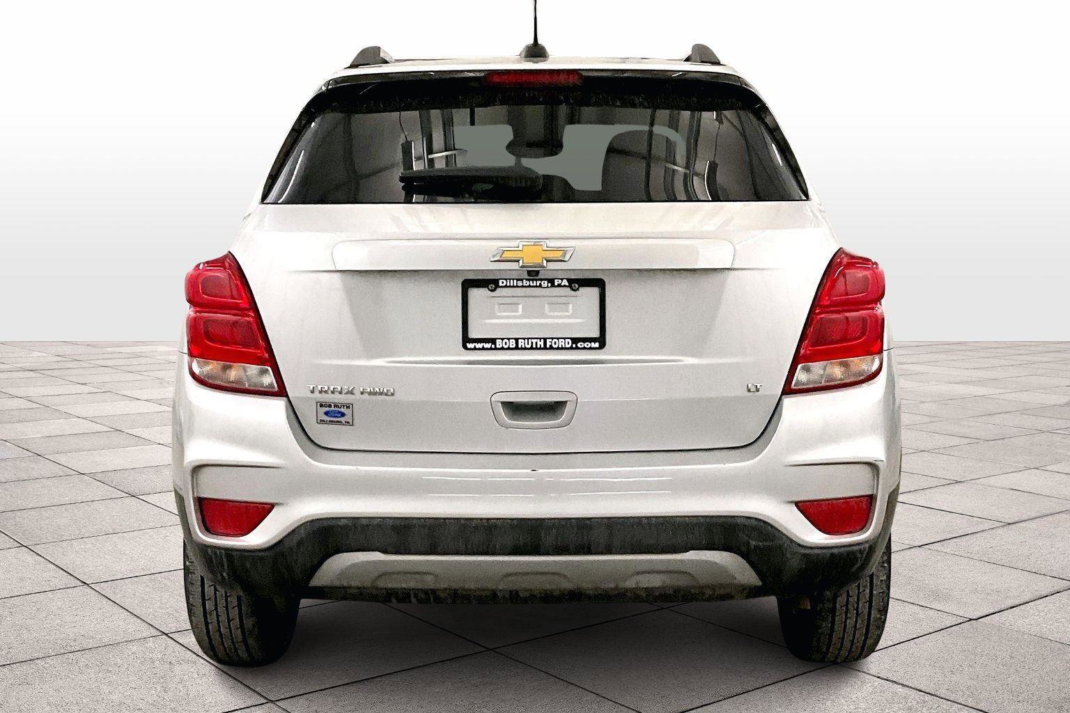 Used 2019 Chevrolet Trax LT w/ LT Convenience Package image 4