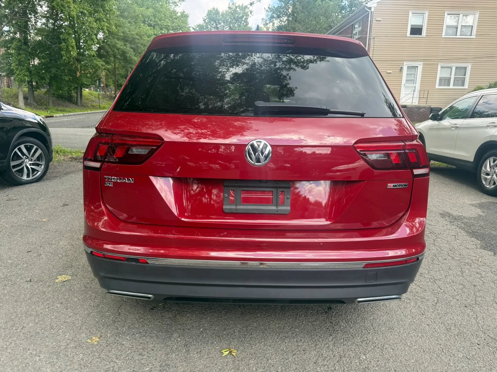 Used 2020 Volkswagen Tiguan SE w/ Panoramic Sunroof Package AWD/4WD image 5
