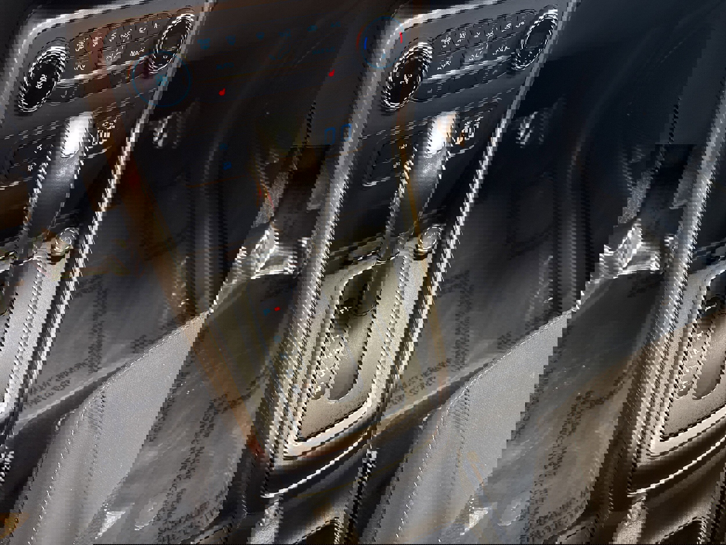 Used 2021 Ford EcoSport SE image 36