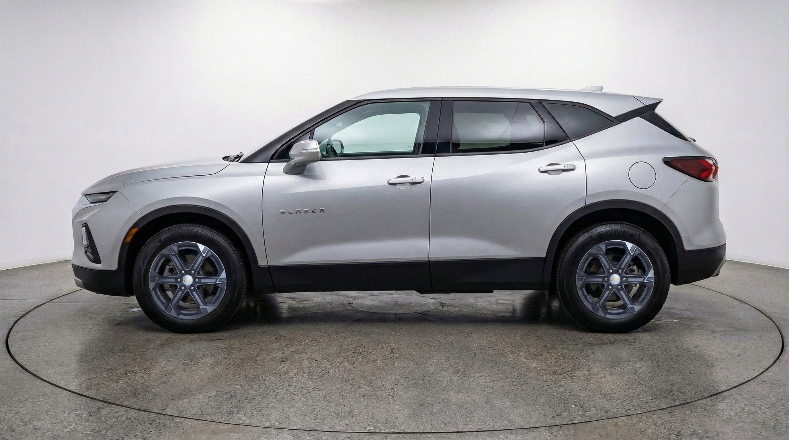 Used 2025 Chevrolet Blazer LT FWD image 5