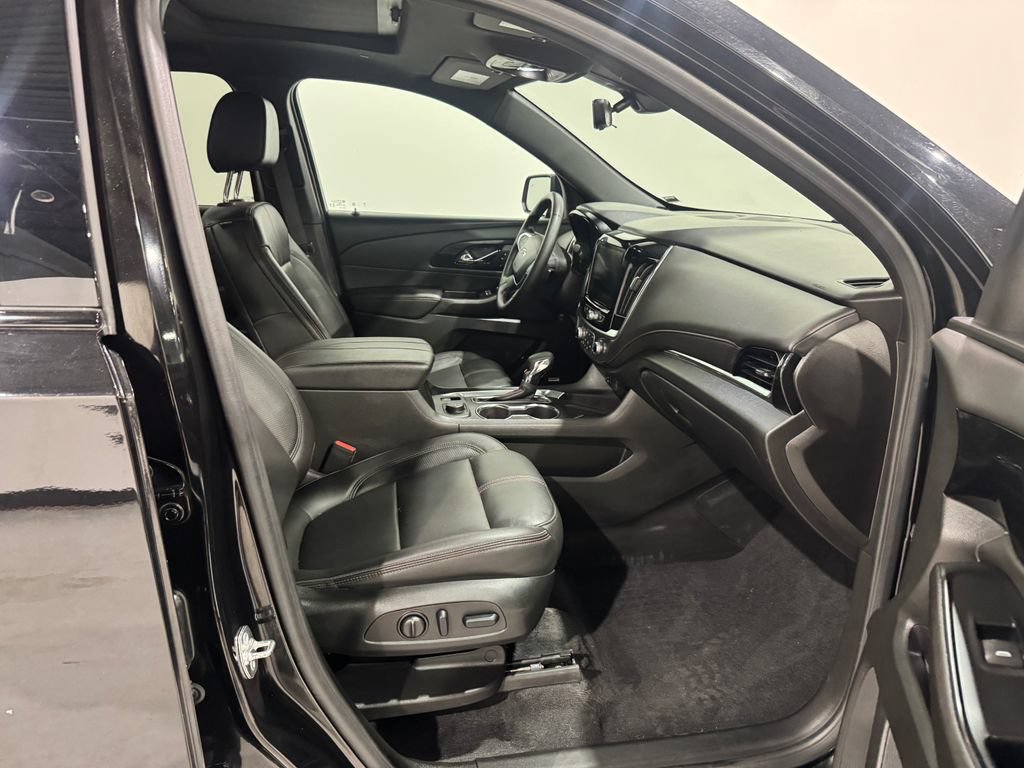Used 2023 Chevrolet Traverse RS AWD/4WD image 22