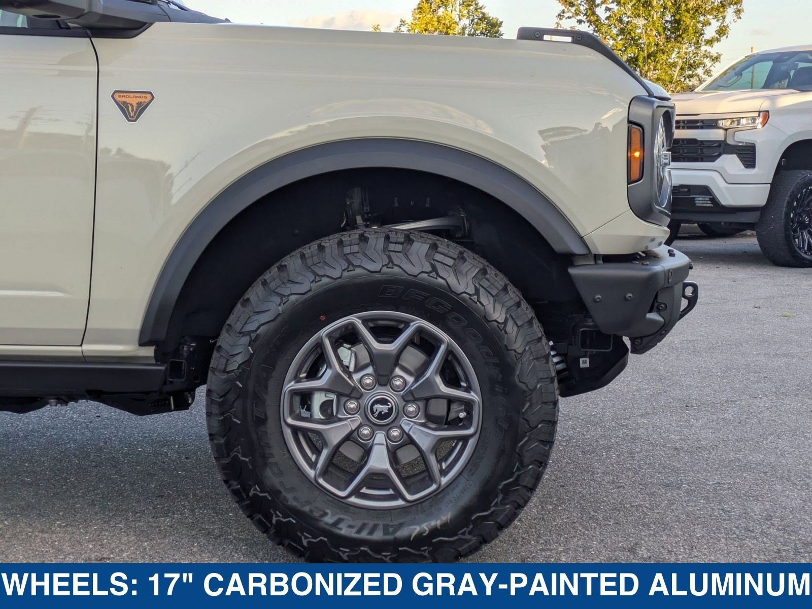 New 2025 Ford Bronco Badlands image 12