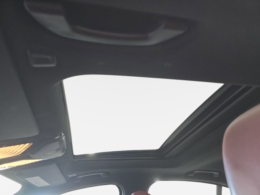 Certified 2022 BMW 330i Sedan image 24