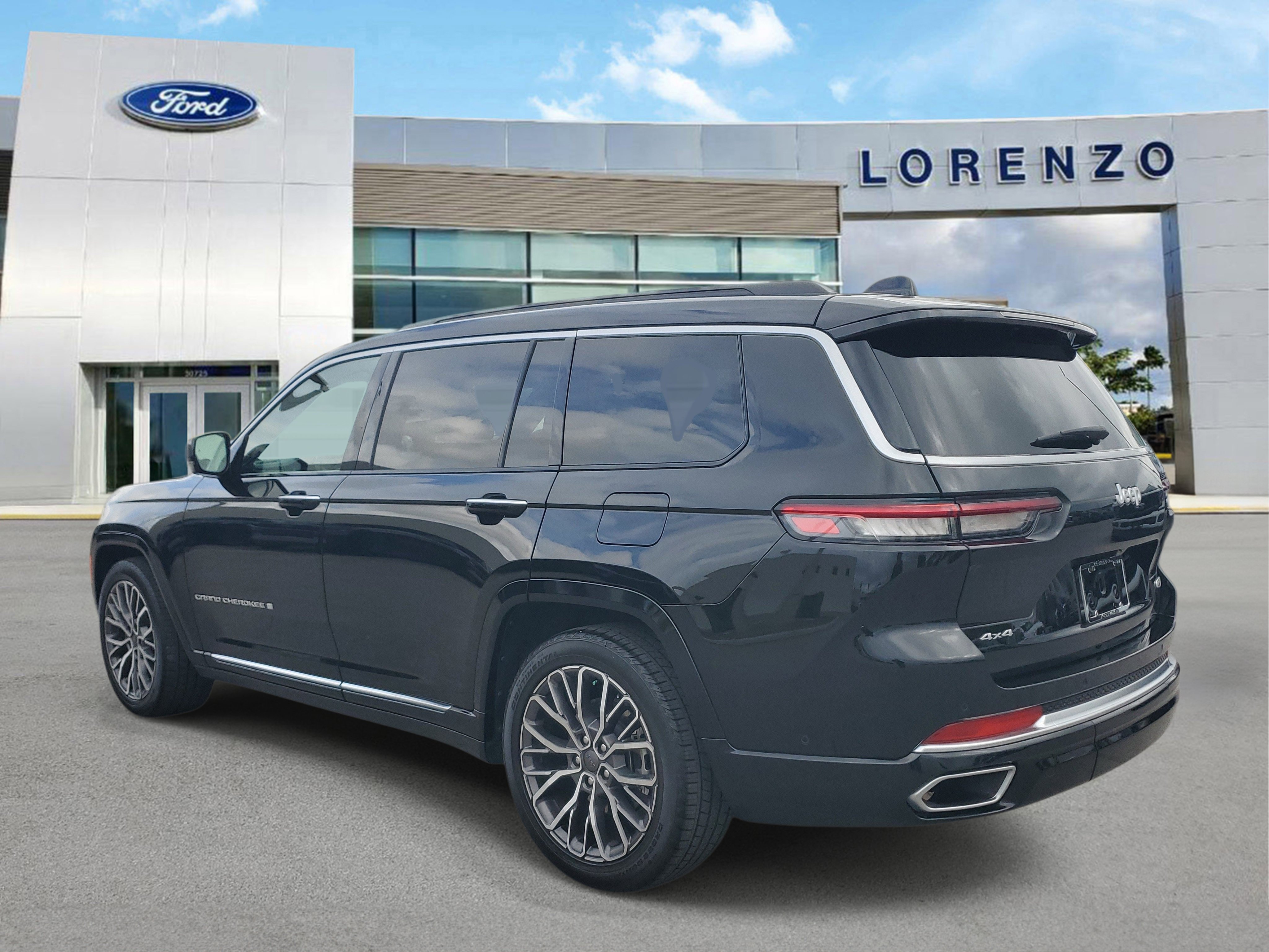 Used 2024 Jeep Grand Cherokee L Summit AWD/4WD image 7