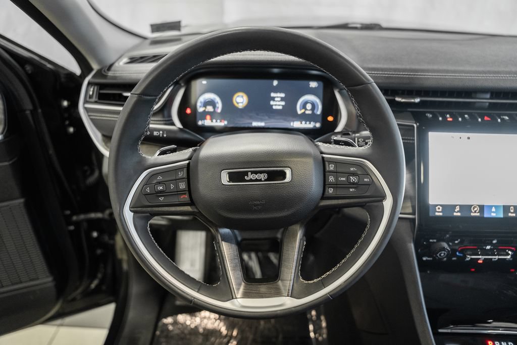 Certified 2023 Jeep Grand Cherokee L Limited AWD/4WD image 30