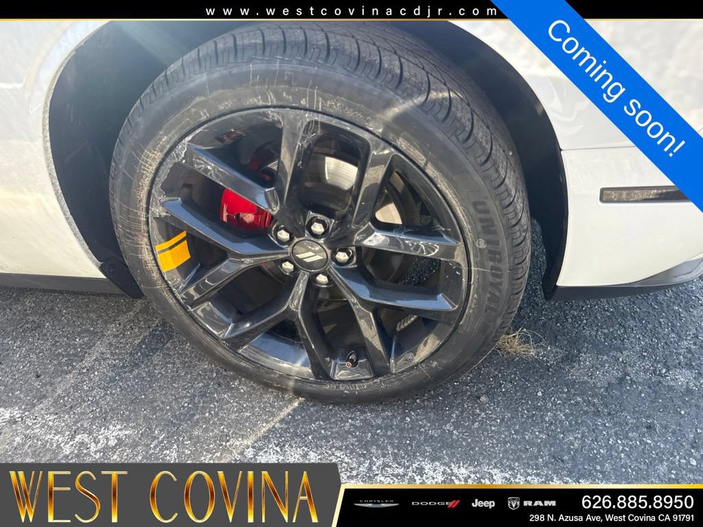 Used 2022 Dodge Challenger SXT w/ Blacktop Package RWD image 4