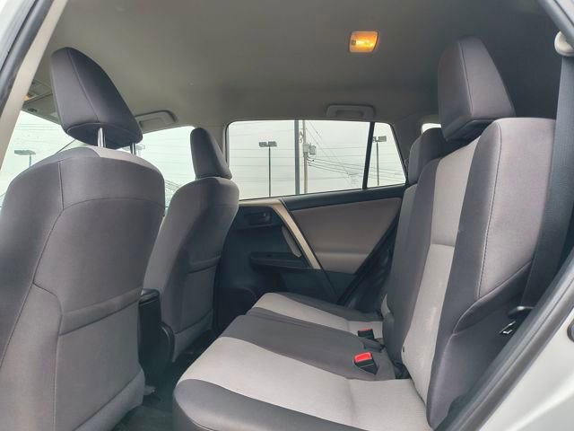 Used 2015 Toyota RAV4 LE image 21