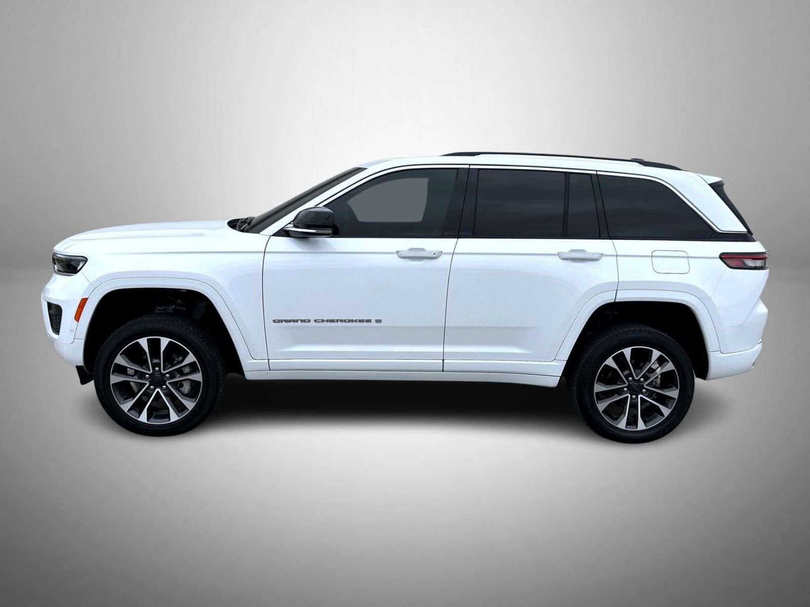 Used 2023 Jeep Grand Cherokee Overland w/ Luxury Tech Group IV image 8