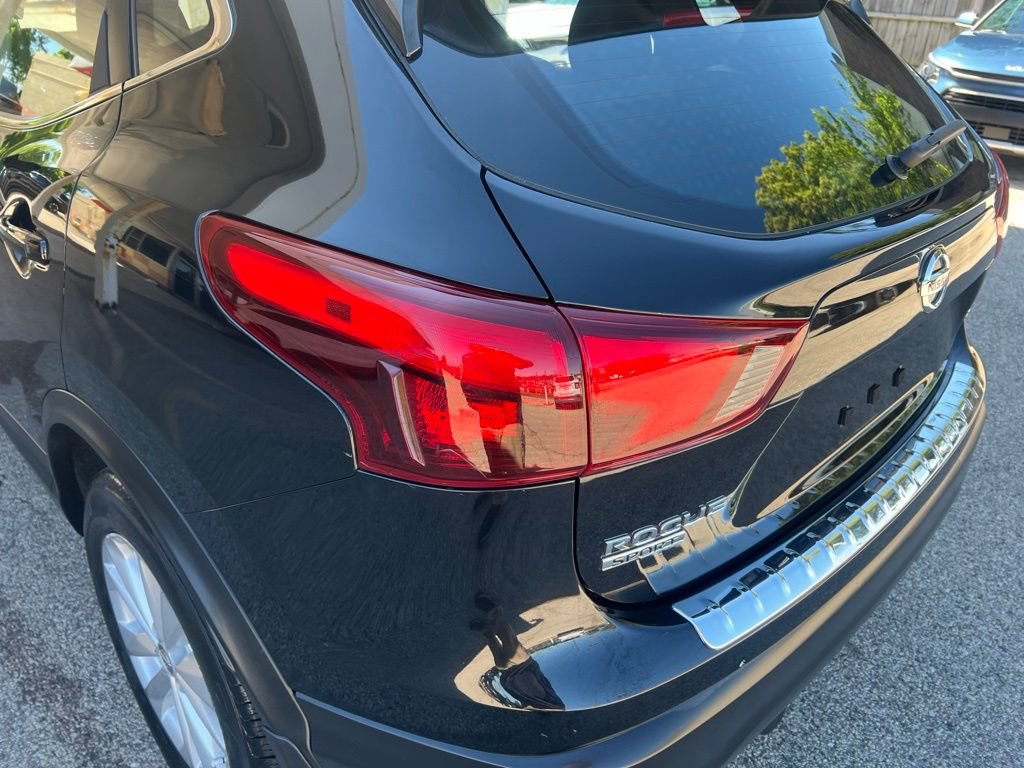 Used 2017 Nissan Rogue Sport SV AWD/4WD image 36