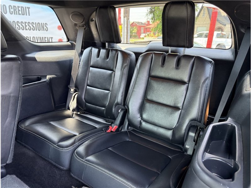 Used 2016 Ford Explorer Limited image 25