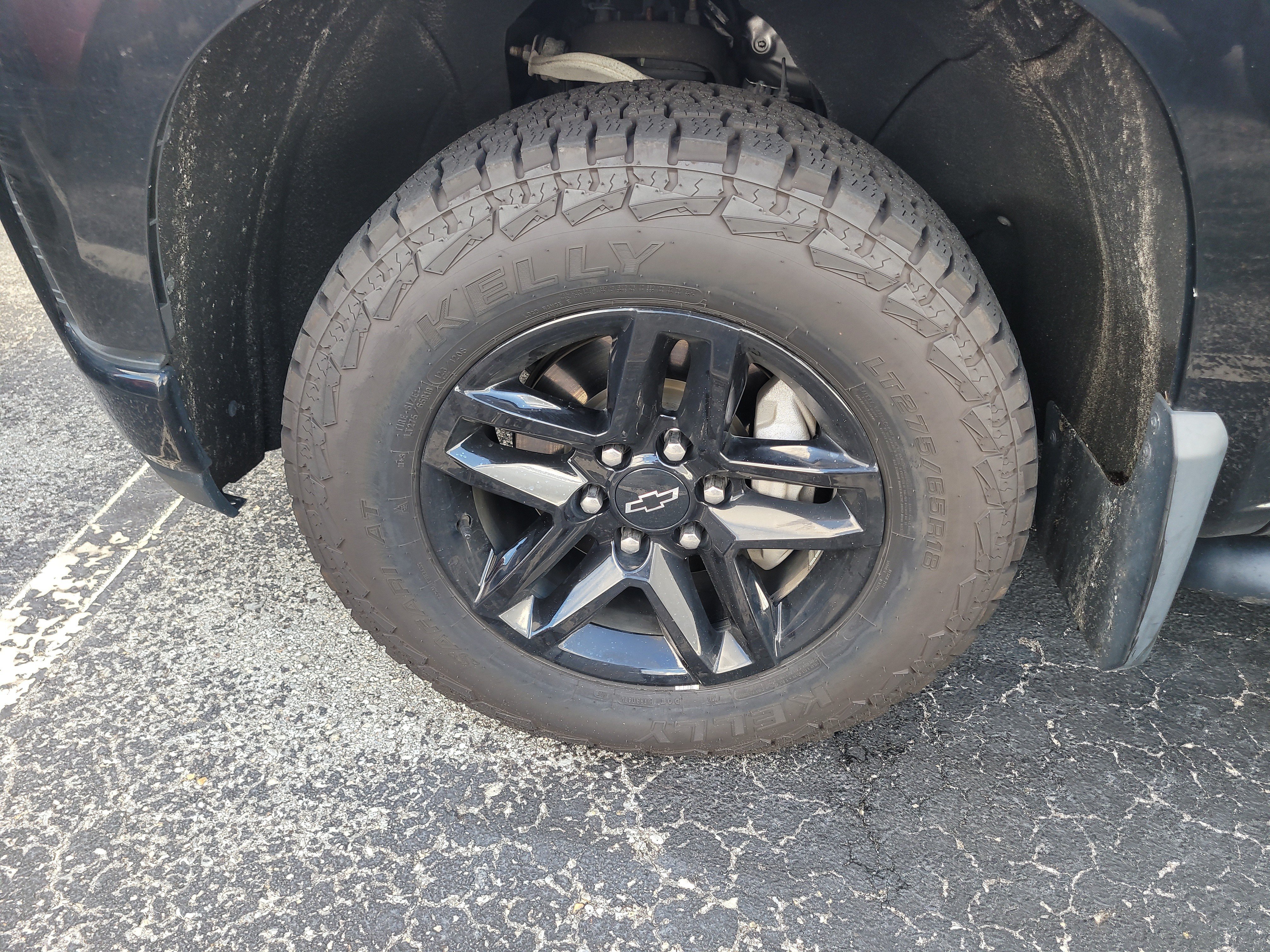 Used 2021 Chevrolet Silverado 1500 Custom w/ LPO, Dark Essentials Package AWD/4WD image 9