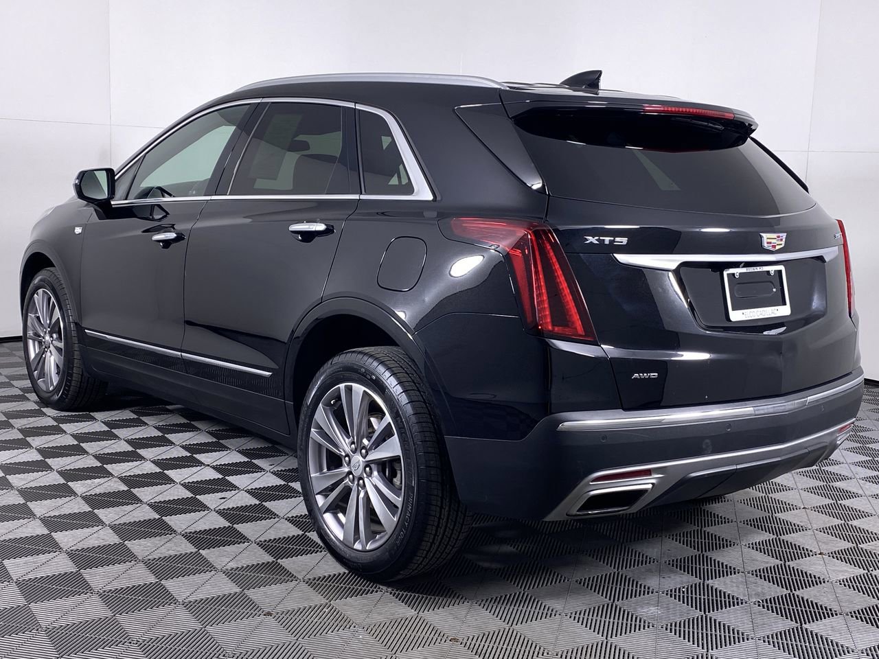 Certified 2023 Cadillac XT5 Premium Luxury AWD/4WD image 35