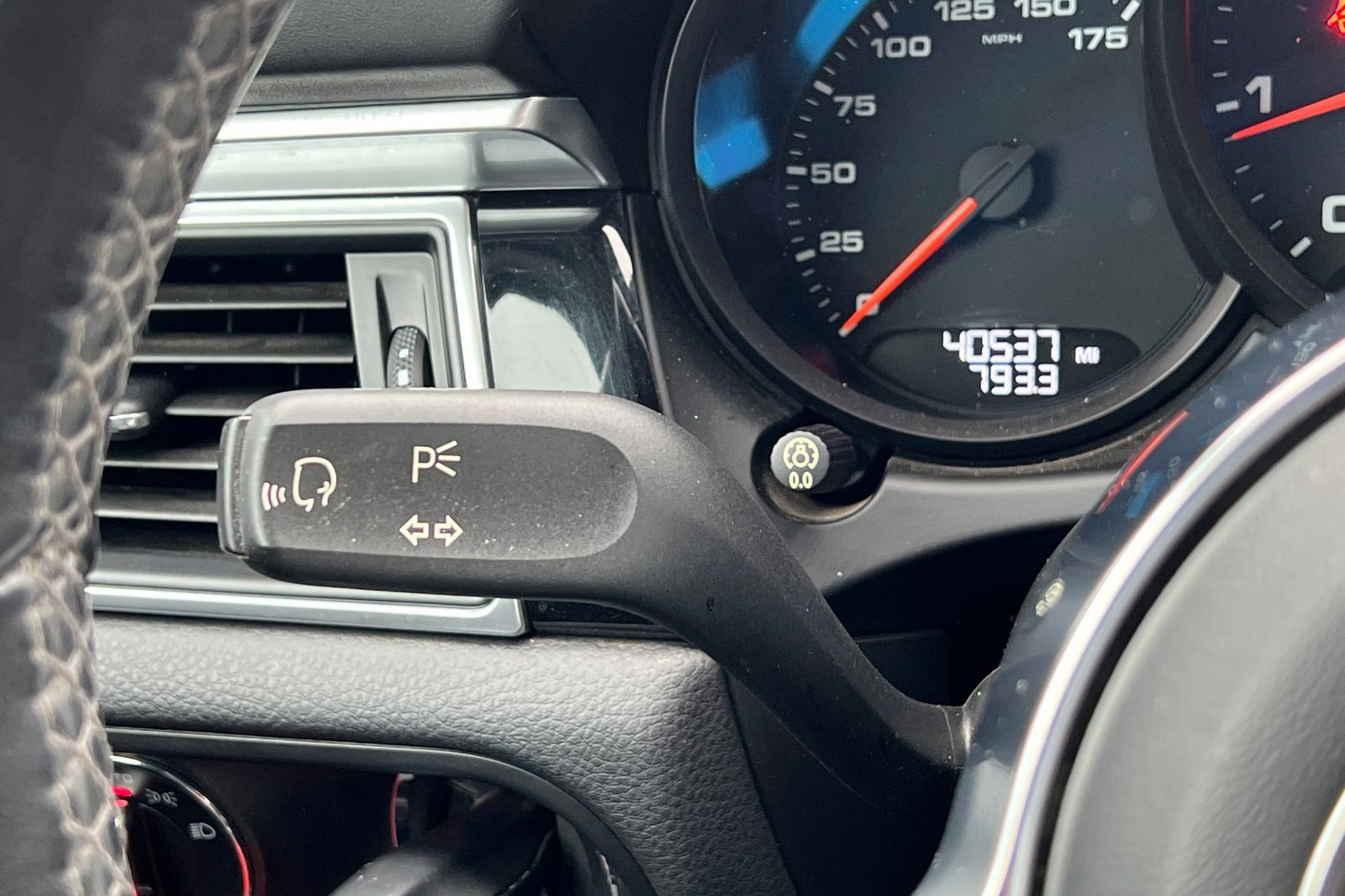 Used 2018 Porsche Macan image 34