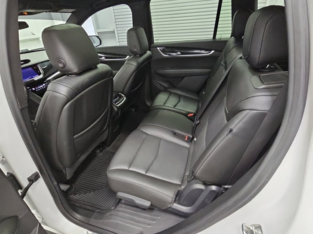 Used 2021 Cadillac XT6 Premium Luxury FWD image 32