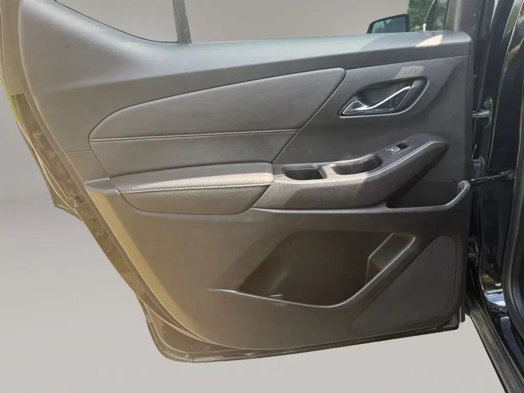 Used 2020 Chevrolet Traverse LS AWD/4WD image 36