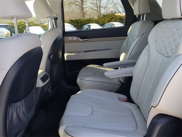 Used 2022 Hyundai Palisade Limited image 13