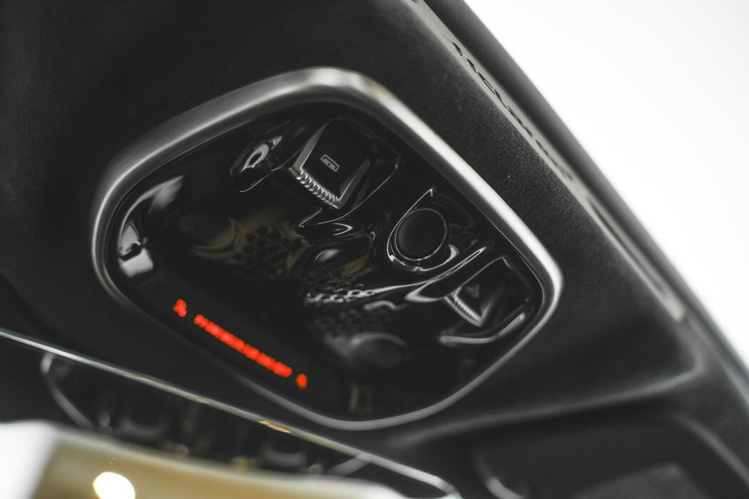 Used 2025 McLaren Artura Spider RWD image 26