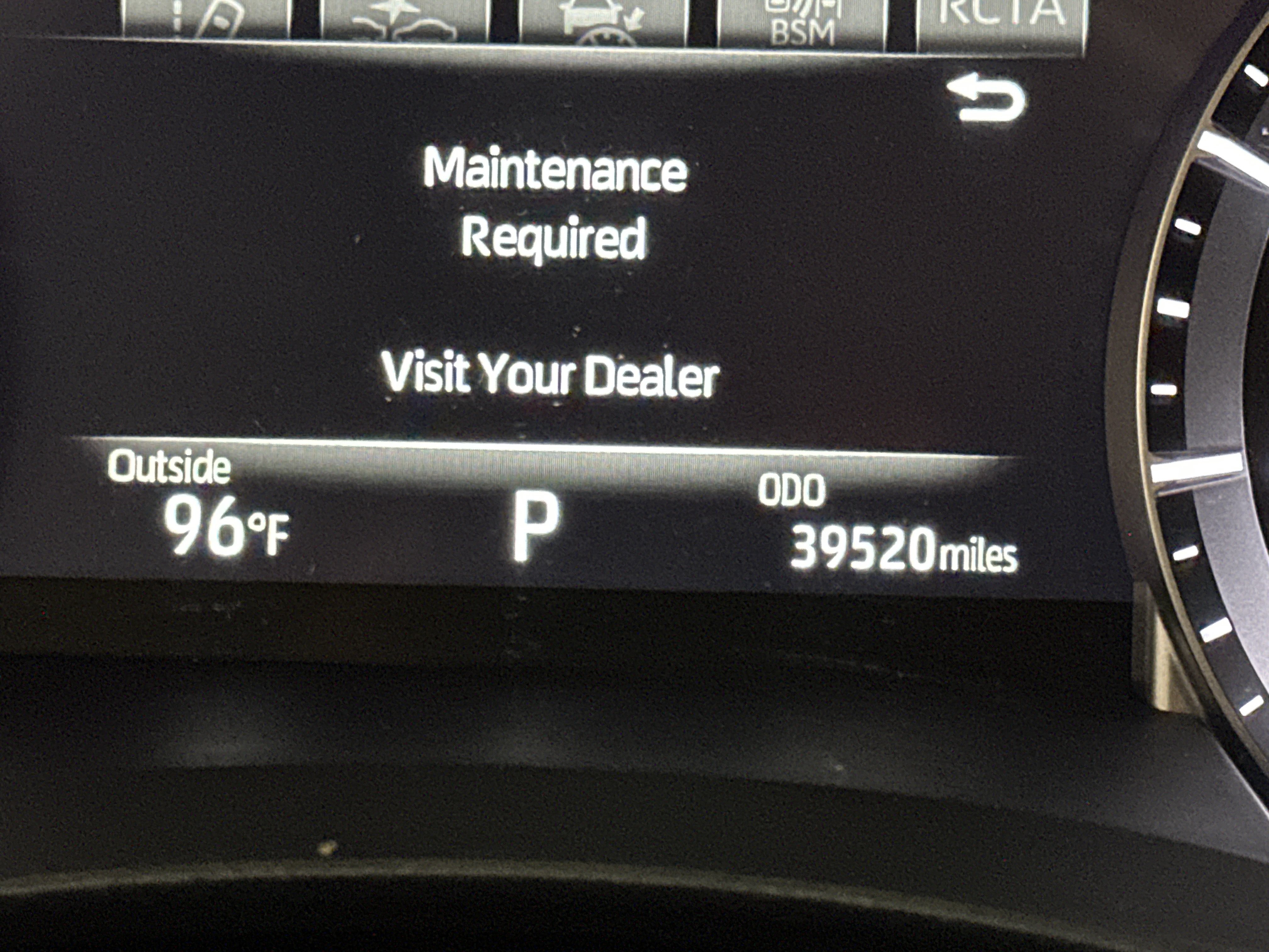 Used 2023 Toyota Highlander LE FWD image 27