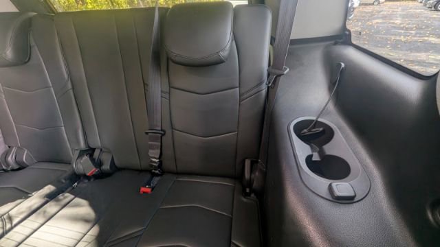 Used 2015 Cadillac Escalade Luxury image 19