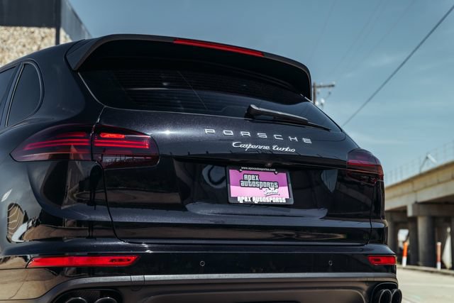 Used 2016 Porsche Cayenne Turbo AWD/4WD image 30