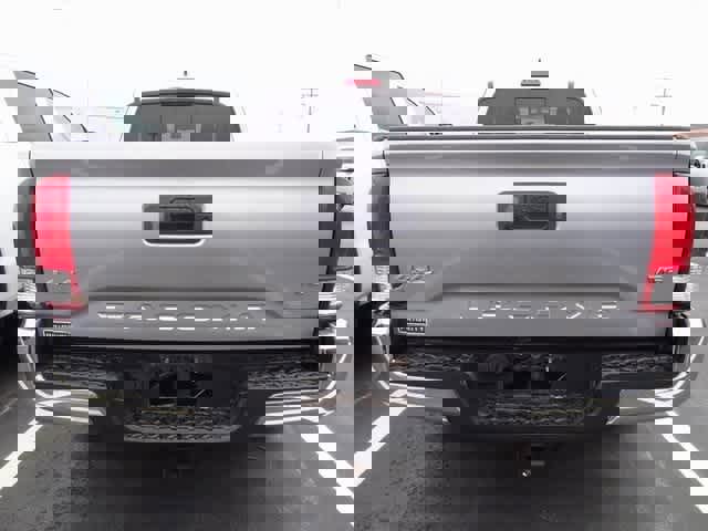 Used 2017 Toyota Tacoma SR5 w/ Tow Package image 9