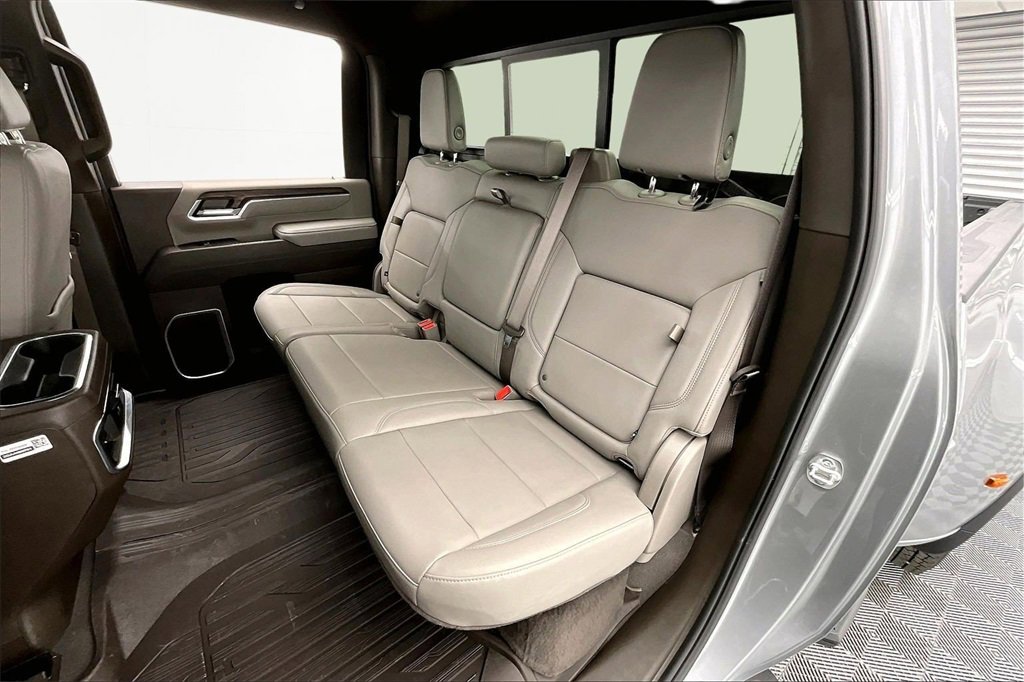 Used 2025 GMC Sierra 3500 SLT w/ SLT Premium Package image 27