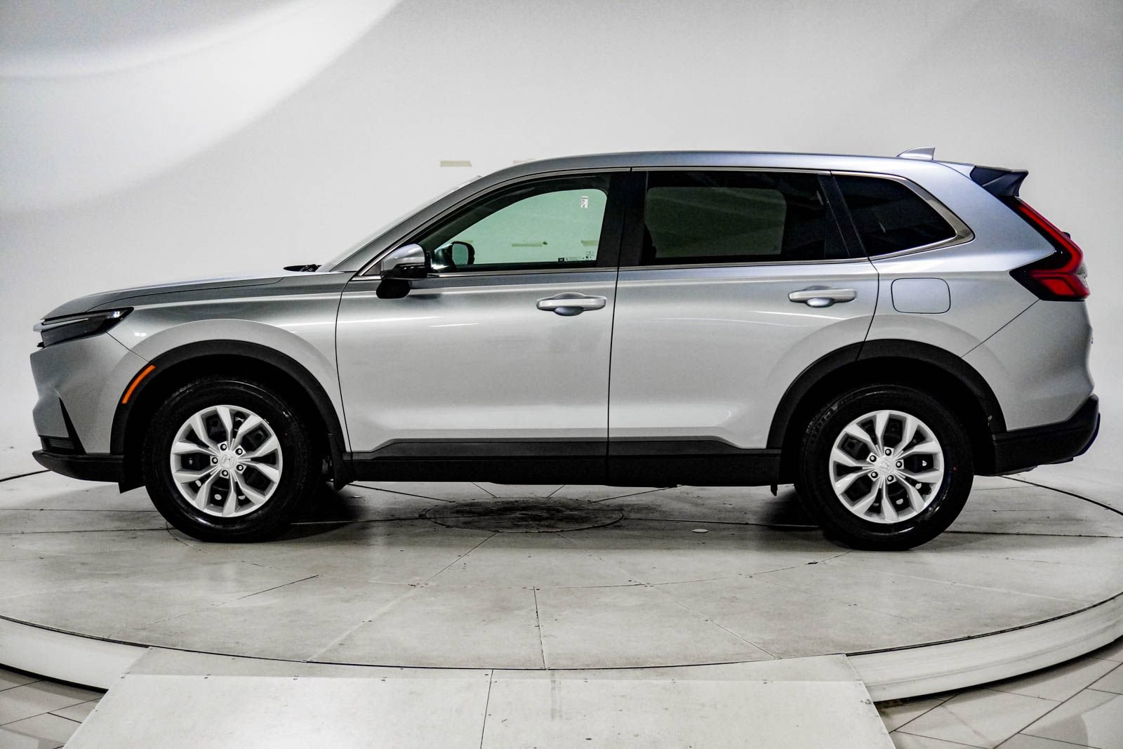 Used 2025 Honda CR-V LX image 5