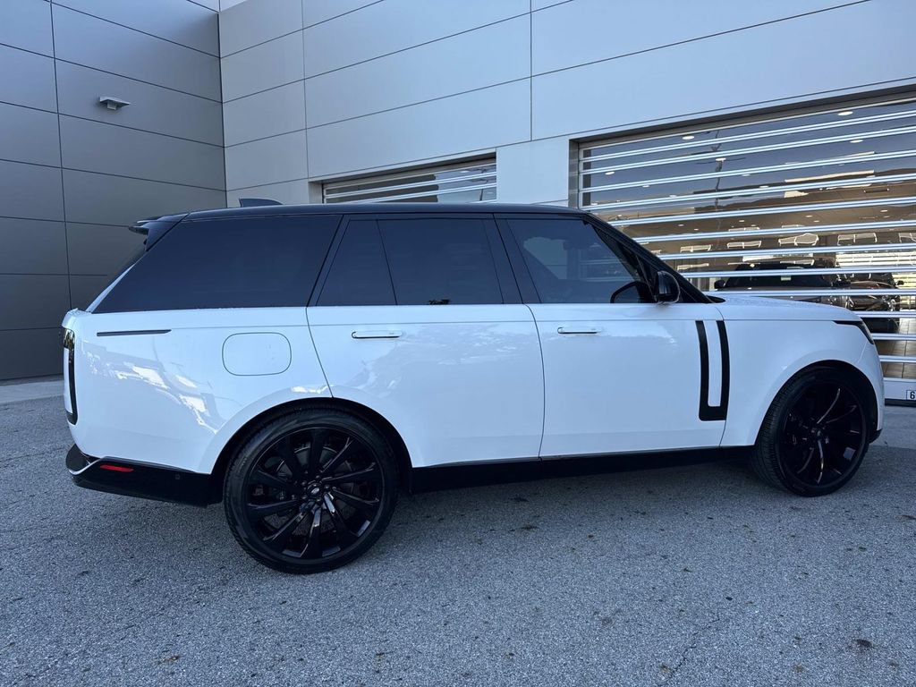 Certified 2025 Land Rover Range Rover SE AWD/4WD image 8