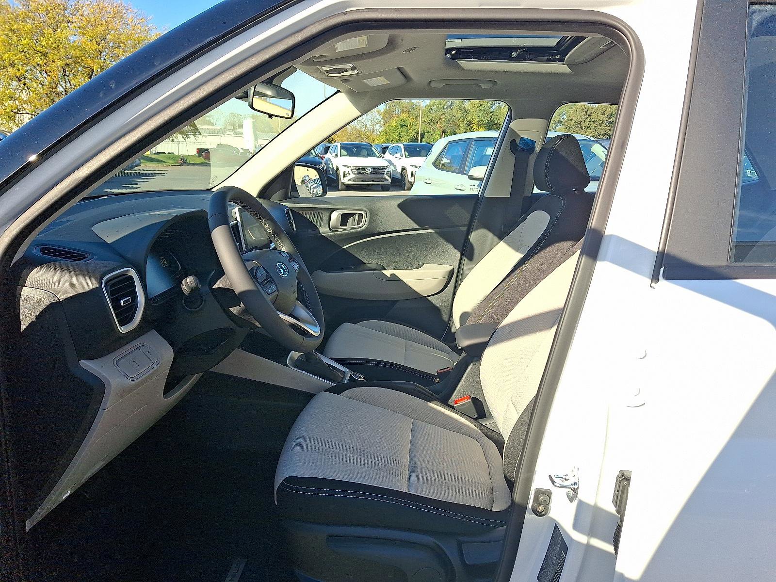 New 2026 Hyundai Venue SEL image 9