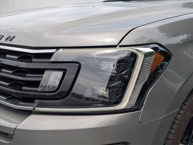 Used 2019 Ford Expedition Limited w/ Equipment Group 303A RWD image 2