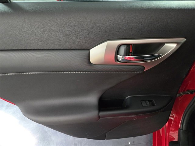 Used 2015 Lexus CT 200h image 18