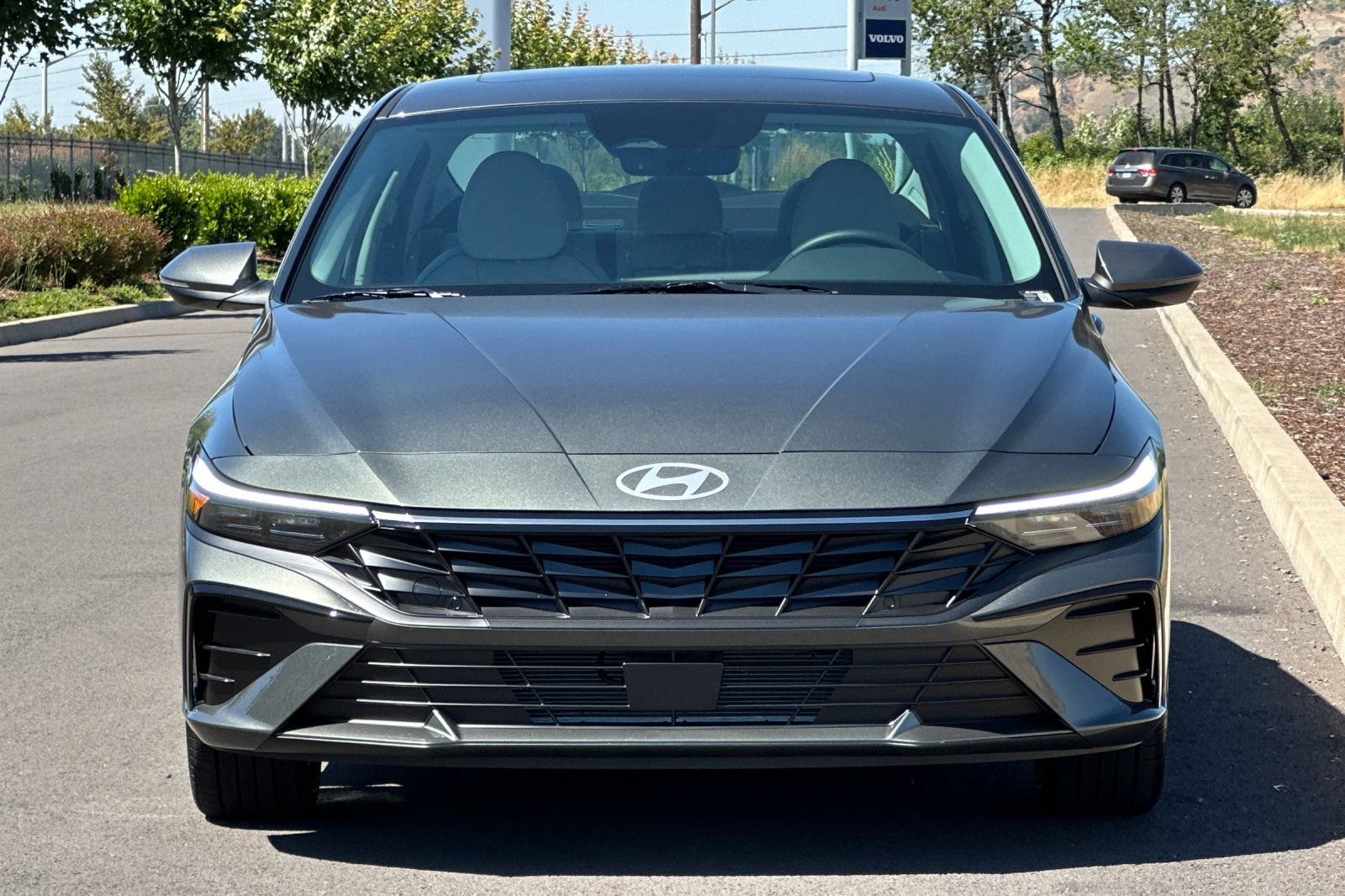 New 2026 Hyundai Elantra Limited FWD image 8
