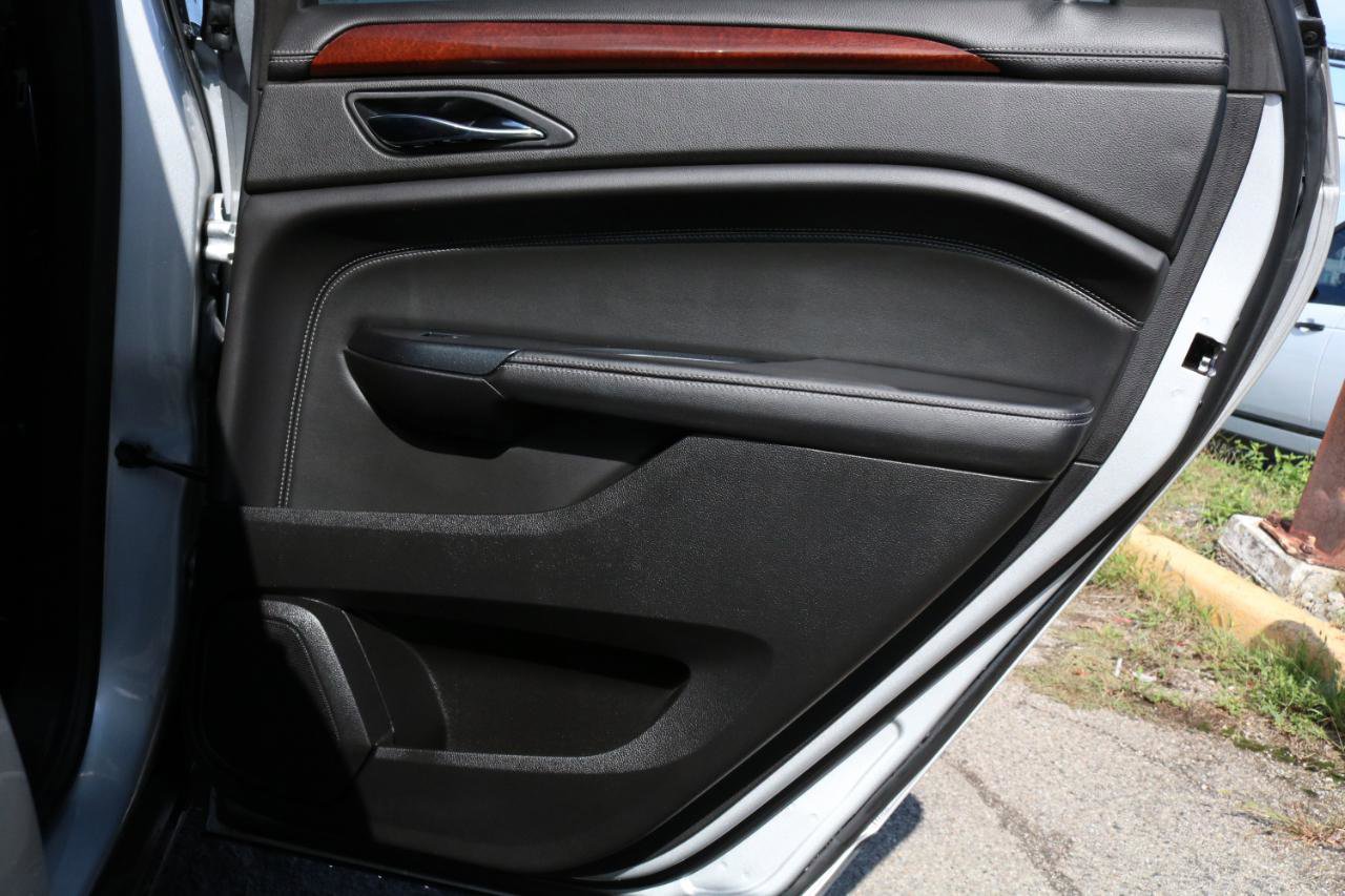 Used 2015 Cadillac SRX Luxury w/ Driver Awareness Package image 38