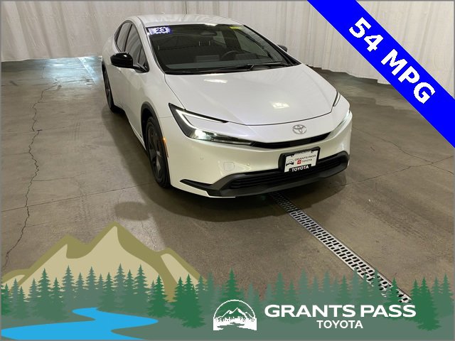 Used 2023 Toyota Prius LE image 1