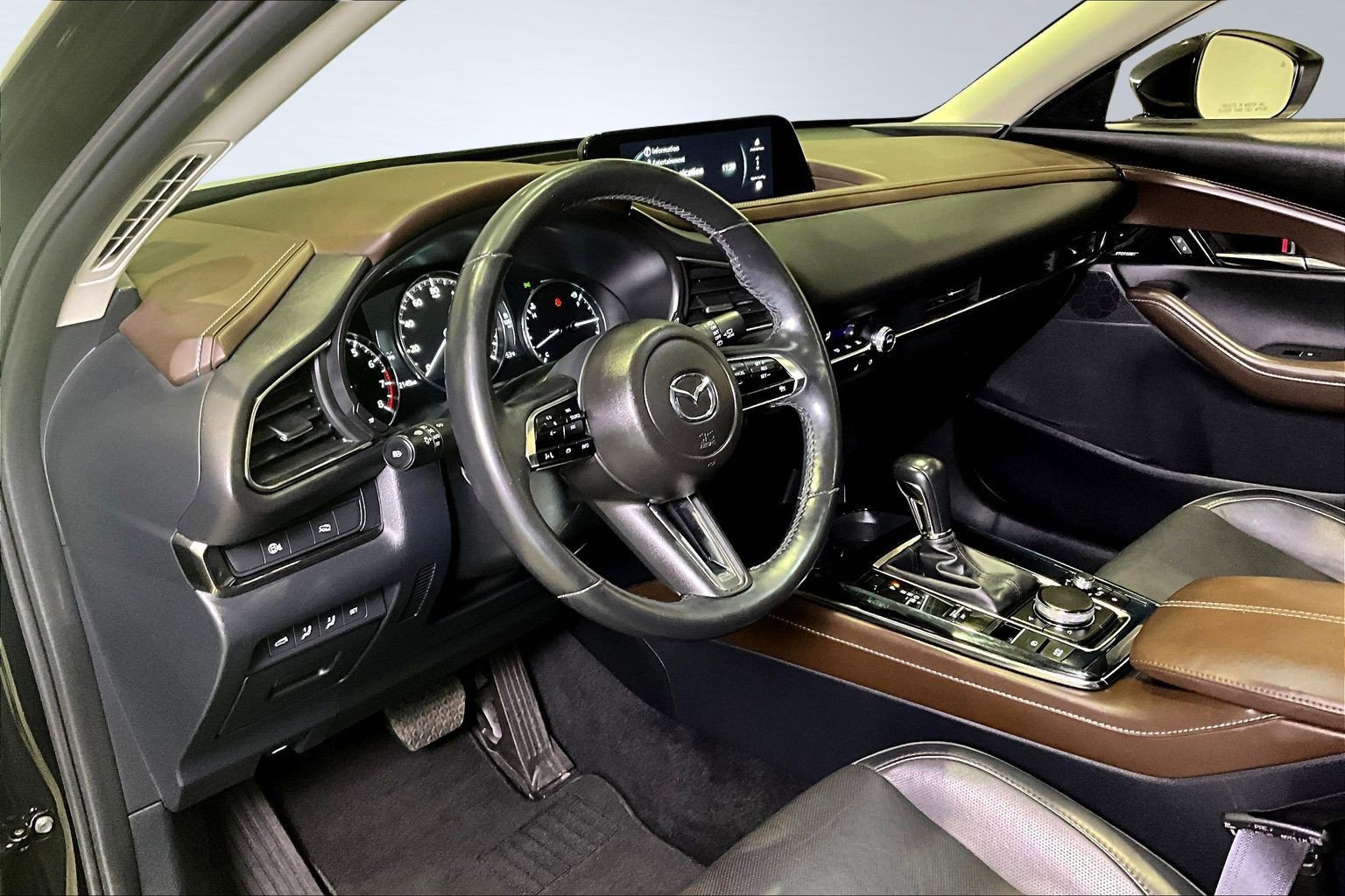 Used 2024 MAZDA CX-30 AWD 2.5 S w/ Premium Package image 17