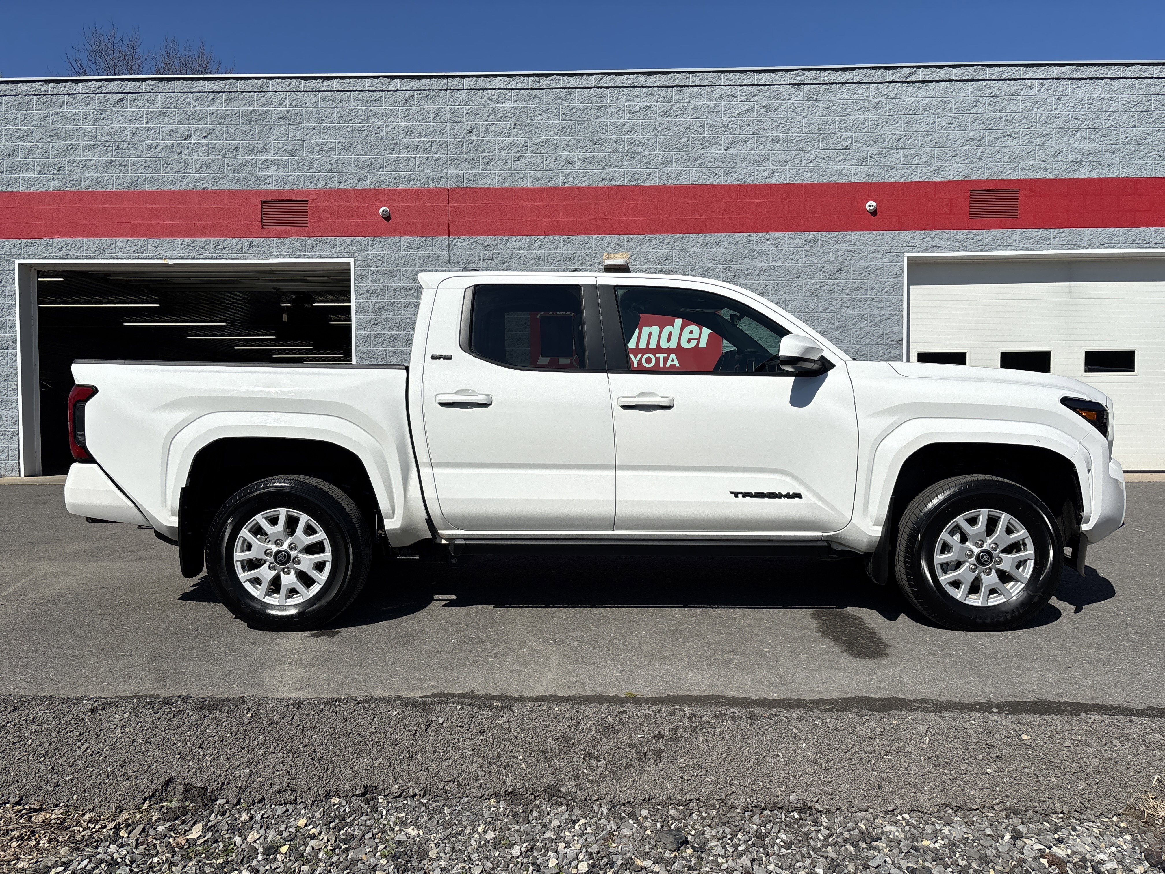Certified 2024 Toyota Tacoma SR5 image 2