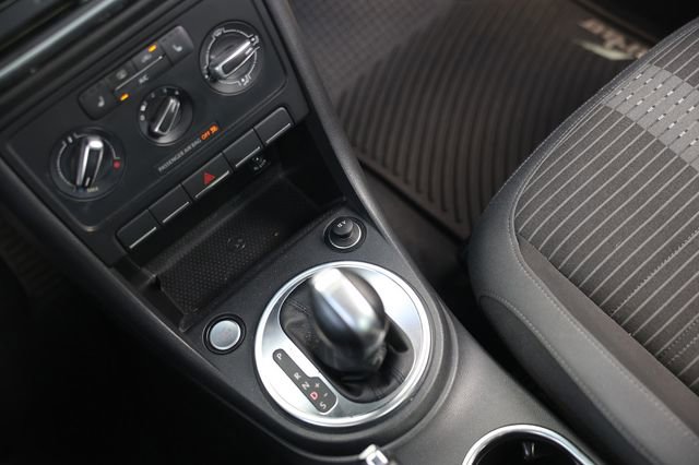 Used 2014 Volkswagen Beetle R-Line FWD image 36