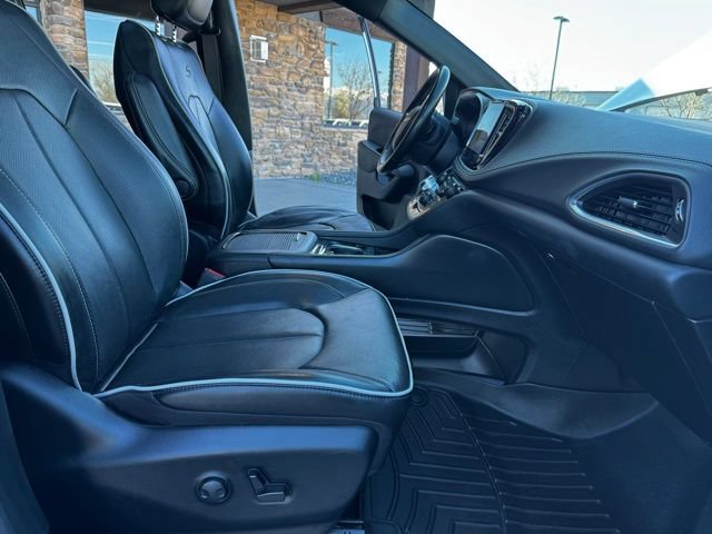 Used 2024 Chrysler Pacifica Limited w/ S Appearance Package AWD/4WD image 33