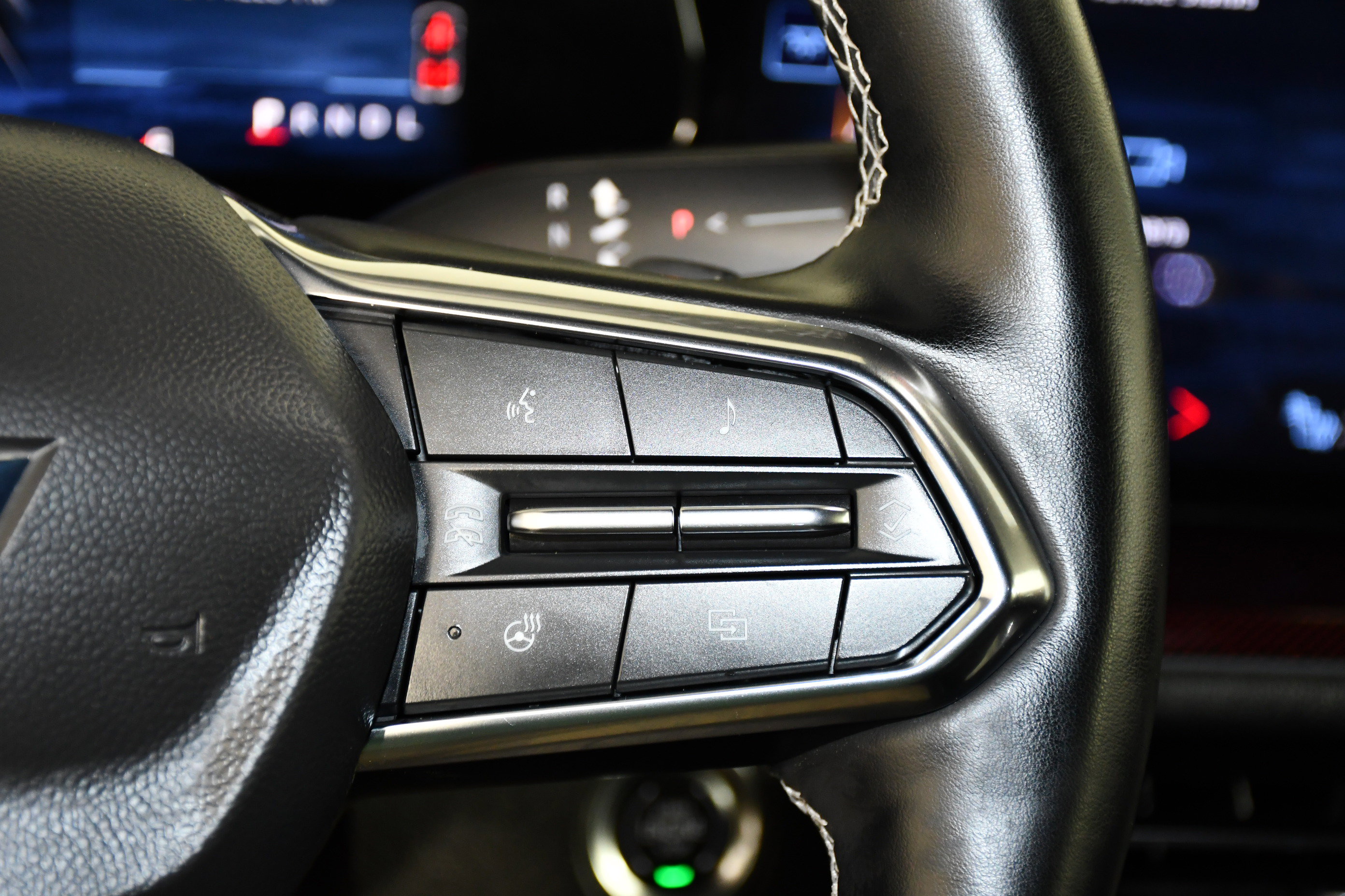 Used 2025 Chevrolet Traverse Z71 image 21