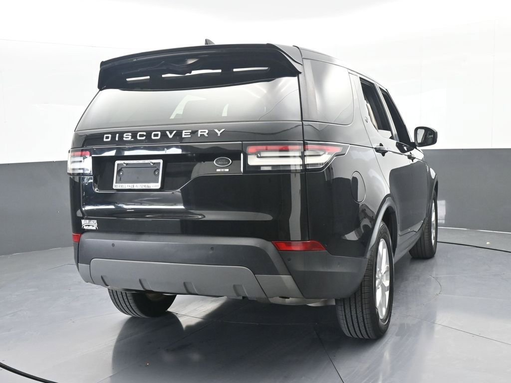 Used 2020 Land Rover Discovery SE image 5
