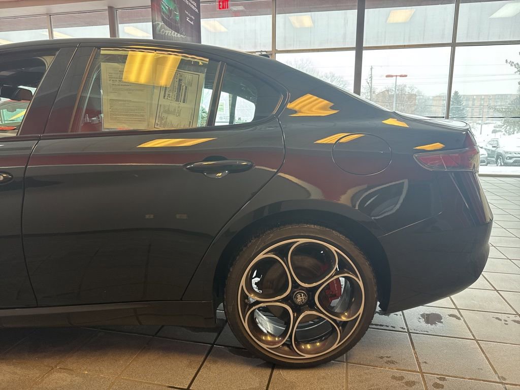 Used 2024 Alfa Romeo Giulia Ti w/ Active Assist Plus Package image 11