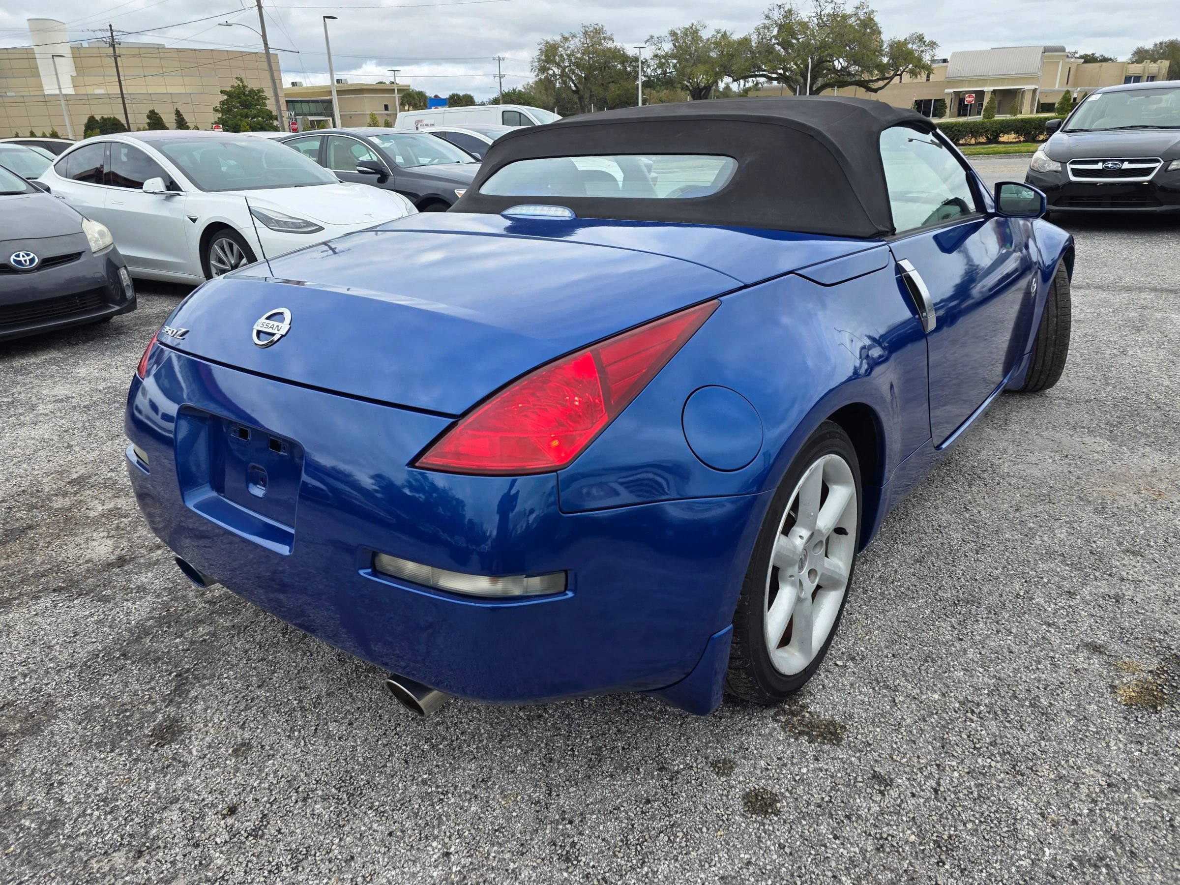 Used 2004 Nissan 350Z Touring RWD image 7