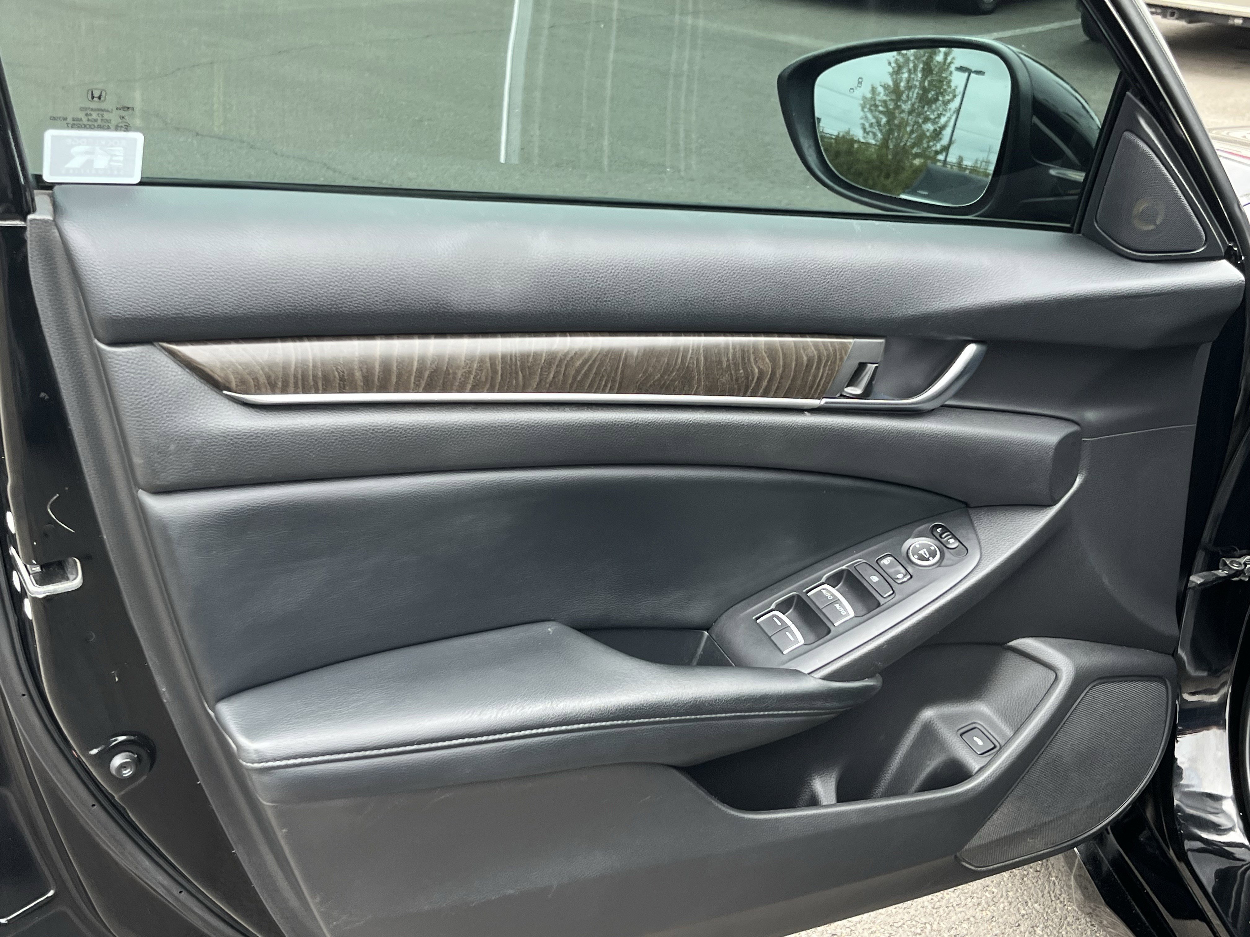Used 2018 Honda Accord EX image 16