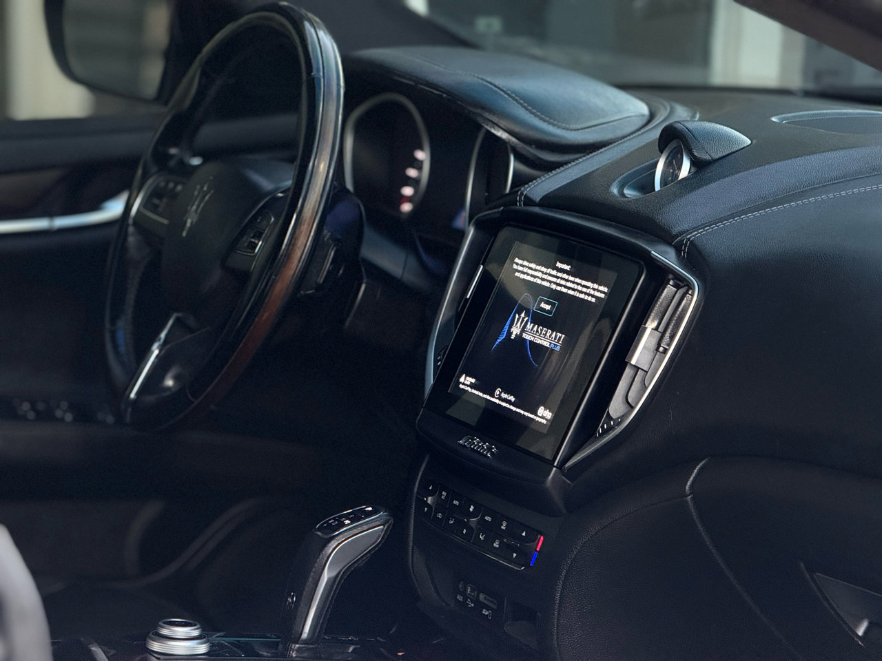 Used 2019 Maserati Ghibli S image 11