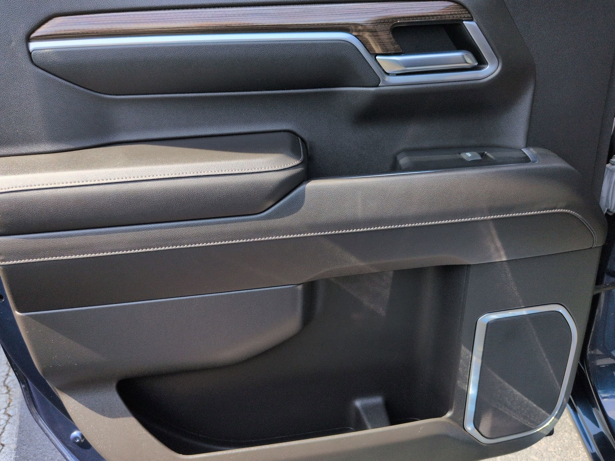 Used 2022 Chevrolet Silverado 1500 LT image 31