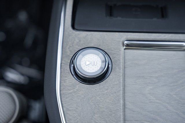 New 2025 Volvo EX90 Ultra w/ Protection Package Premier image 19