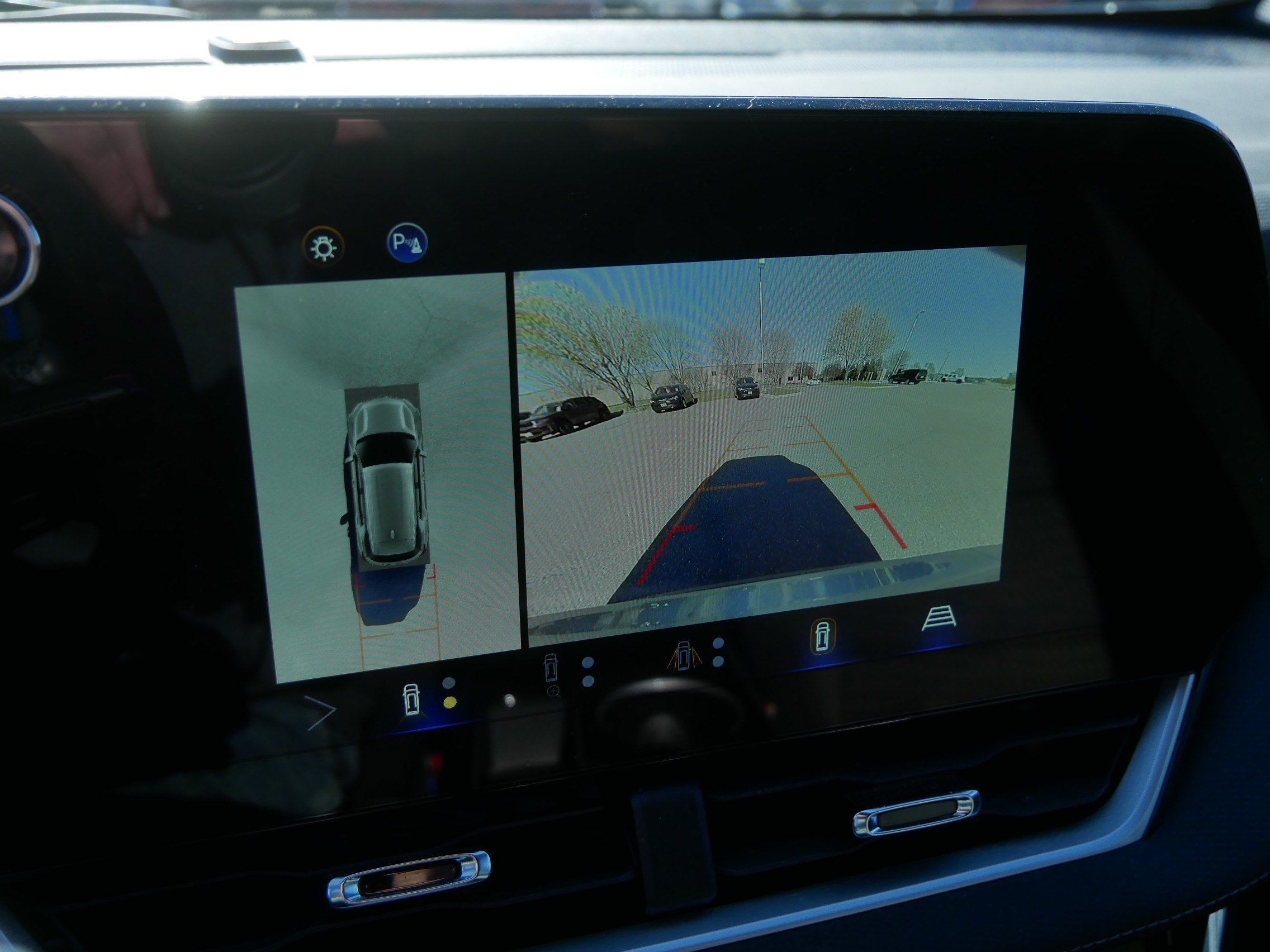 Used 2025 Chevrolet Equinox LT w/ Safety and Technology Package AWD/4WD image 27