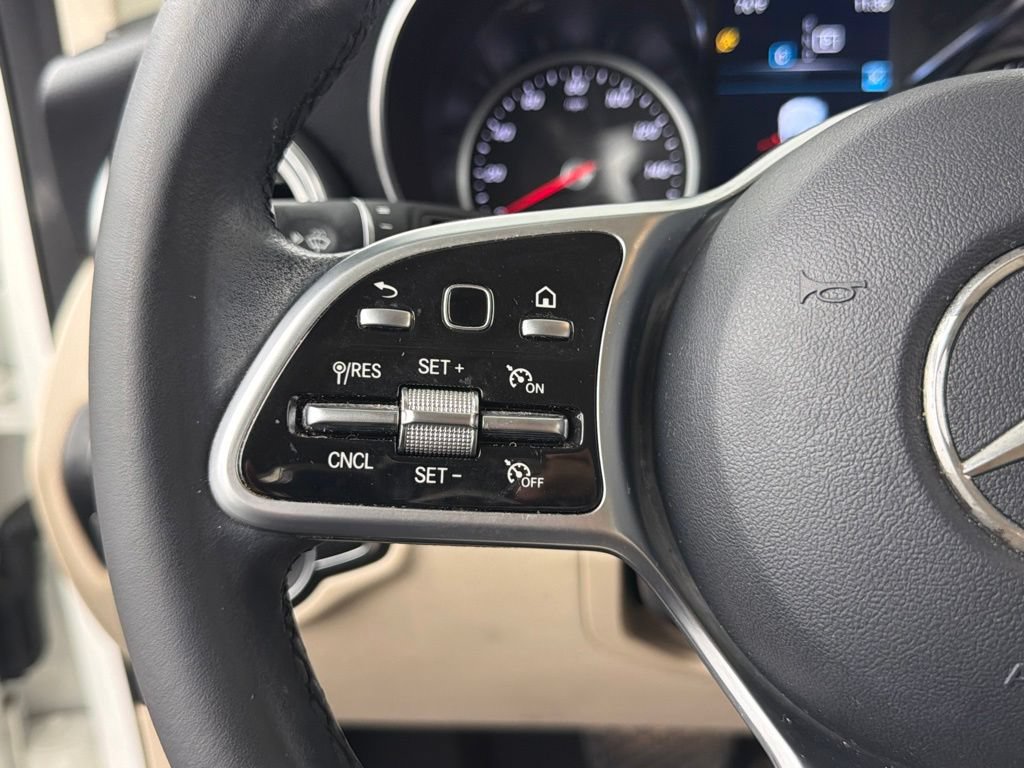 Used 2022 Mercedes-Benz GLC 300 w/ Premium Package Lite image 27